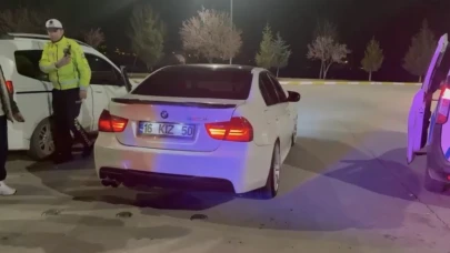 Abartı egzoz kullanan sürücüye ceza yağdı, araç trafikten men edildi