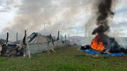 Ağıl ve saman balyaları alev alev yandı