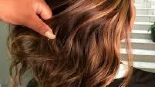 Kadınlarda Saç Boya Rengi Modası 2025