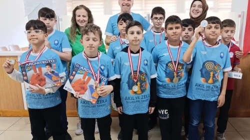 TOKİ Çelebi Mehmet İlkokulu Zeka Oyunlarında Zirveden İnmiyor