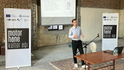 Merzifon Vakfı’ndan Gençliğe Destek: Motorhane’de “Teknoloji Bağımlılığı” Seminerine Katılım Sağlandı