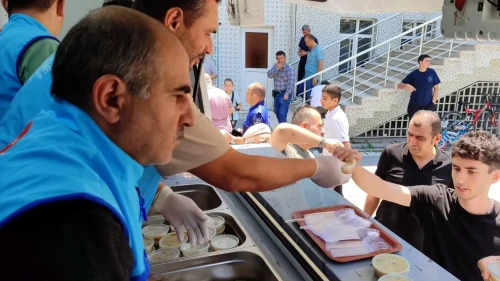 Amasya’da Aşure Bereketi: Birlik ve Paylaşma Ruhu Fatih Camii’nde Yaşandı