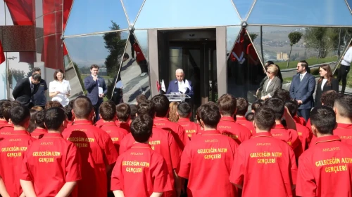 ÇORUM'DA 201 GENÇ HEM OKUYACAK, HEM İŞ SAHİBİ OLACAK