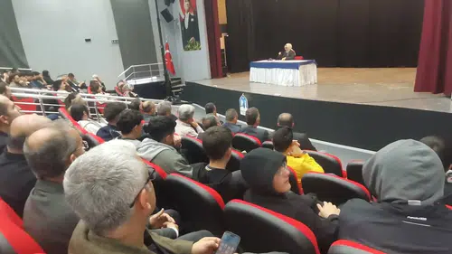 Merzifon’da “Gençliğin Anlam Arayışı” Söyleşisi Düzenlendi