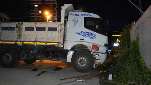 Direksiyon Başında Fenalaşan Sürücü Kaza Yaptı