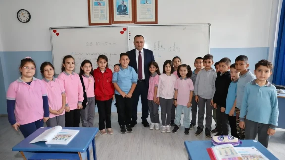 Başkan Sevindi’den Minik Hazal’a Sürpriz