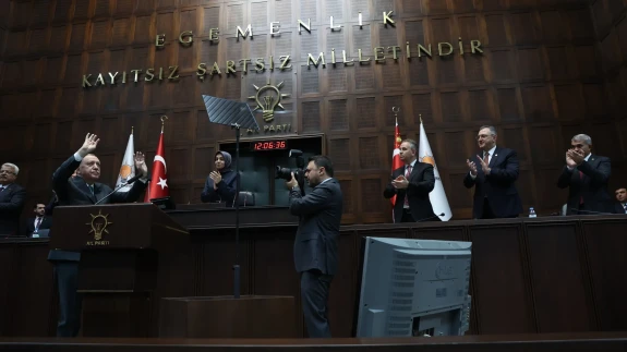 Çilez’den Grup Toplantısında Divan Görevi
