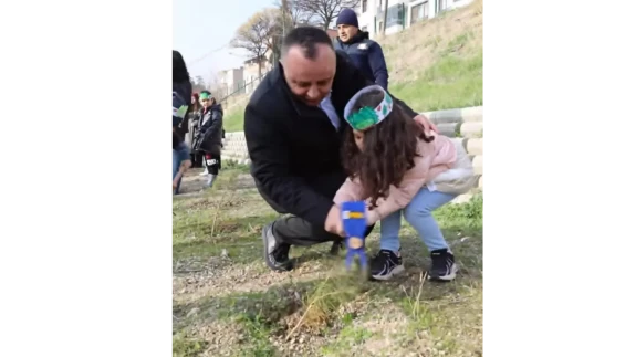 Amasya’da Minik Eller Geleceğe Fidan Dikti