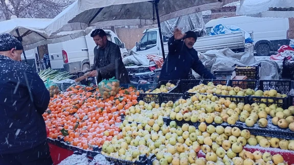 Hamsi İstikrarını Bozmadı! Merzifon Pazarı Soğuğa Rağmen Hareketli