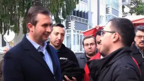 Semt Pazarında AK Parti Heyeti