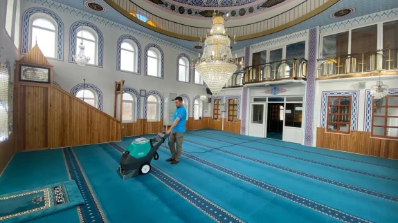 Suluova Belediyesi’nden Cami Temizliği Hizmeti