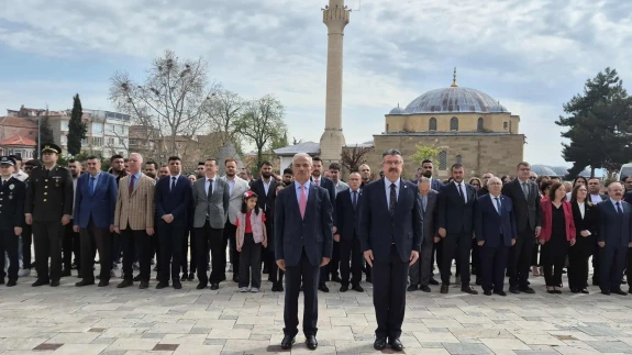Merzifon'da 23 Nisan Coşkusu: Atatürk Anıtı'na Çelenk Sunuldu