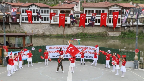 Amasya’da 23 Nisan Etkinlikleri Coşkuyla Sürüyor