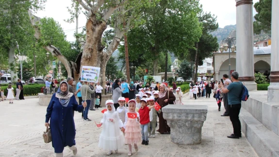 Minikler İçin Coşkulu Kapanış: Sultan II. Beyazıt Camii’nde Neşe Dolu Anlar