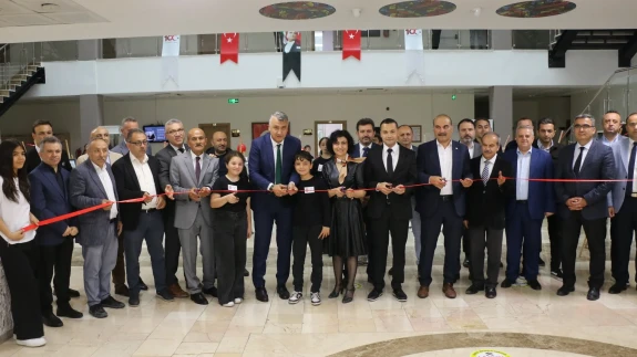Şehitler İlk-Ortaokulu Öğrencilerinden Anlamlı Sergi: Açılışı Müdür Katipoğlu Yaptı