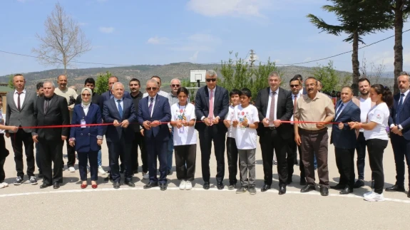 Amasya'da Bilimin Işığı: TÜBİTAK 4006 Bilim Fuarı Öğrencileri Geleceğe Taşıyor
