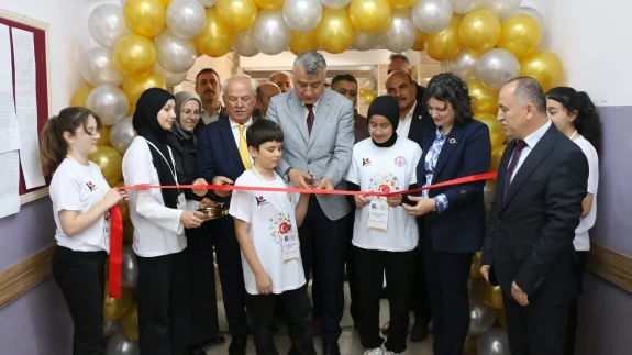 Hattat Hamdullah Ortaokulu’nda Bilimin Işığı Yandı: TÜBİTAK 4006 Fuarı Açıldı