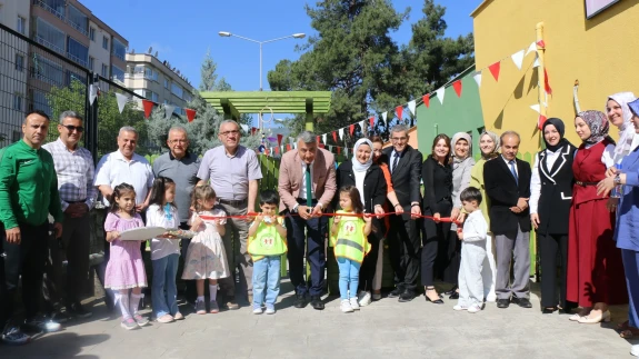 Amasya’da Açık Hava Sınıfı Açıldı: Minikler Doğayla İç İçe Öğreniyor