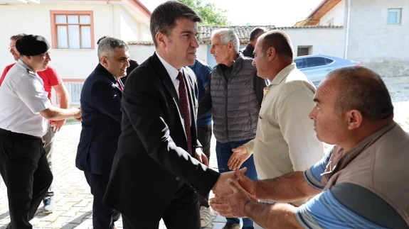 Vali Önder Bakan Merzifon Karatepe Köyü’nde Vatandaşlarla Buluştu