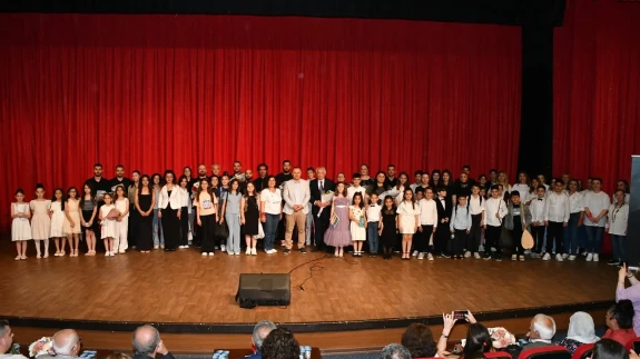 Amasya Belediyesi Konservatuvarı Öğrencilerinin Sertifika Töreni Coşkusu