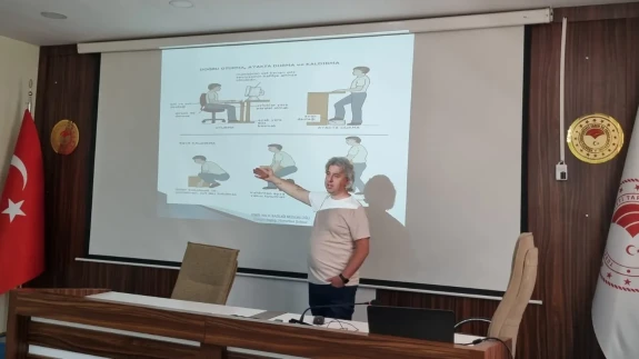 Amasya, Erbaa ve Vezirköprü'de Orman Personeline İş Sağlığı ve Güvenliği Eğitimi Verildi