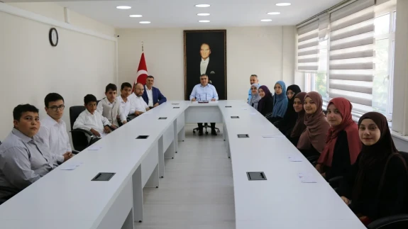 Hafız Öğrencilerden Kaymakam Karaaslan’a Ziyaret