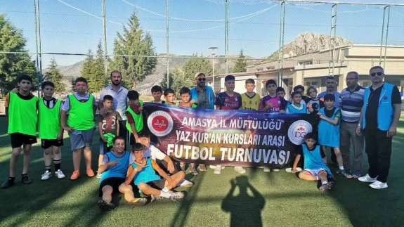 Amasya’da Camiler Arası Futbol Turnuvası Başladı: Yaz Kur’an Kursu Öğrencileri Sahada Buluştu