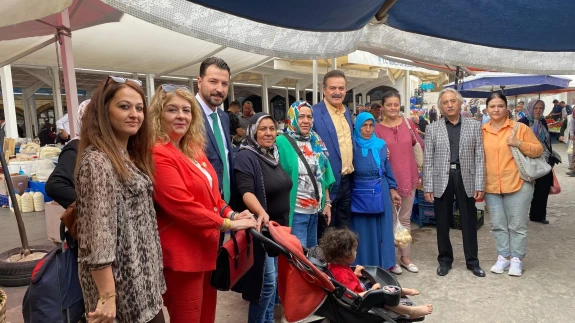 Milletvekili Haluk İpek’ten Merzifon’da Pazartesi Pazarı Esnafına Ziyaret