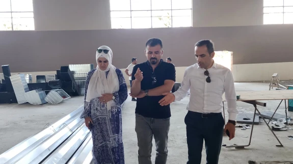 İl Müdürü Osman Ercan, Suluova’da Yapımı Süren Kapalı Spor Salonu’nu İnceledi