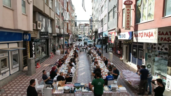 Başkan Rıfat Uzun’dan Esnafla Kahvaltı Buluşması: “Gönüller Bir, Hedefler Ortak”