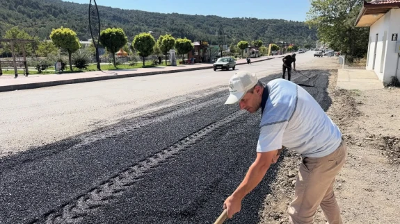 Taşova’da Ulaşım Konforu İçin Yol Düzenleme Devam Ediyor