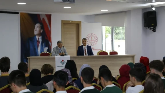 Amasya’da Anadolu Mektebi Yazar Okumaları Projesi İl Toplantısı Gerçekleştirildi