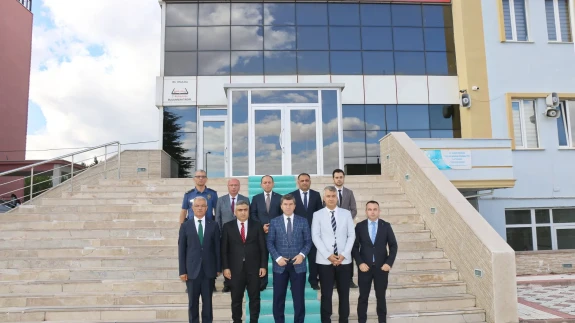 Vali Bakan Merzifon’da Öğrencilerle Buluştu