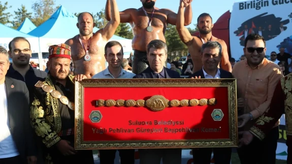 Vali Bakan’dan Er Meydanında Sporculara Tebrik