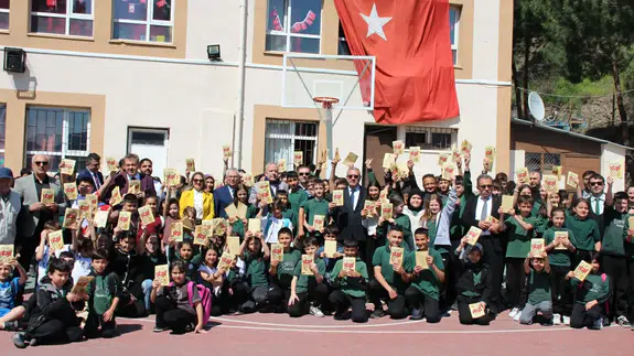 Rektör Turabi’den “Hicabi: Zaman Yolculuğu” Çizgi Romanı