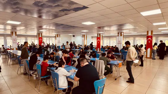 Amasya’da Zeka Savaşı! Minikler Sahada