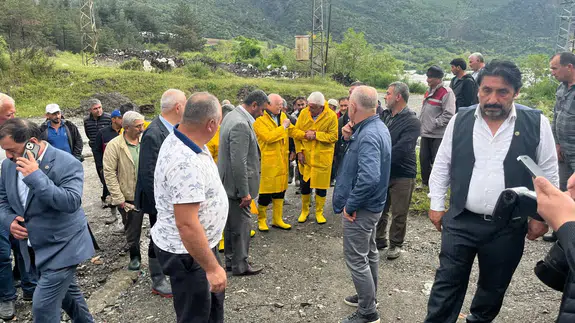 Amasyalı Çiftçinin Zararını TZOB Heyeti Yerinde İncelendi