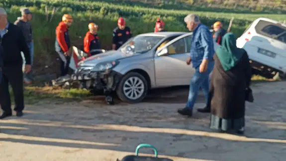 Amasya’da İki Araç Çarpıştı! 4 Kişi Hastanelik Oldu