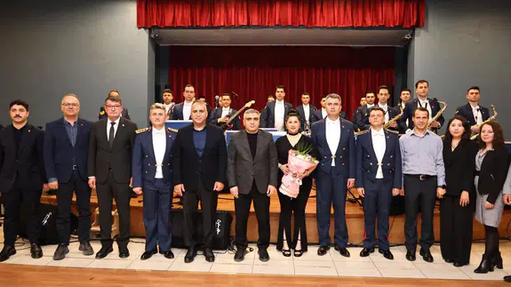 Merzifon’da Bayraklar Ve Marşlarla Kutlama