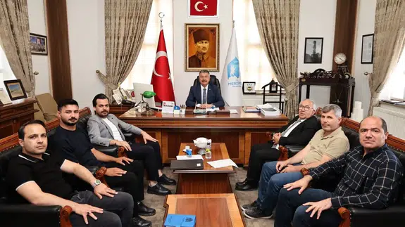 Başkan Alp Kargı Misafirlerini Belediyede Ağırladı