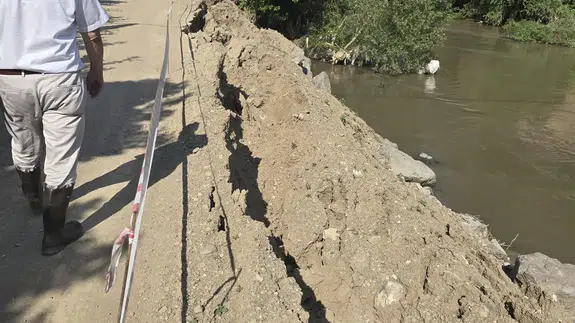 Amasya’da Irmak Kenarında Çökme Alarmı!