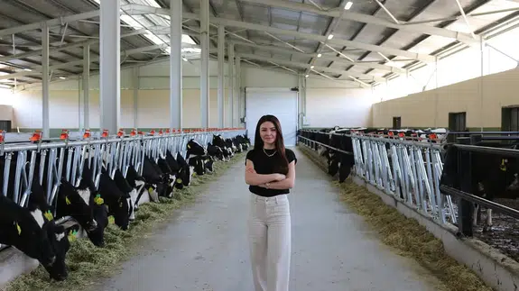 Çorumlu Genç Kadın Mimar Köyüne Süt Üretim Çiftliği Kurdu