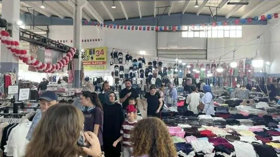 Merzifon’da Alışveriş Şöleni Başladı! İstanbul İndirim Fuarı İkinci Kez Kapılarını Açtı