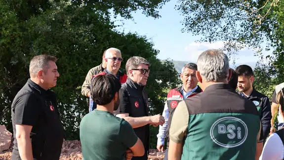 Vali Önder Bakan Taşkın Bölgesinde İncelemelerde Bulundu