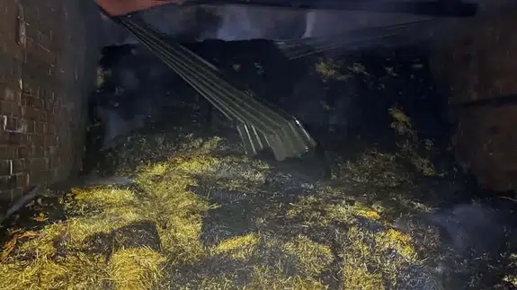 Aksungur Köyü’nde Samanlık Alevlere Teslim Oldu!