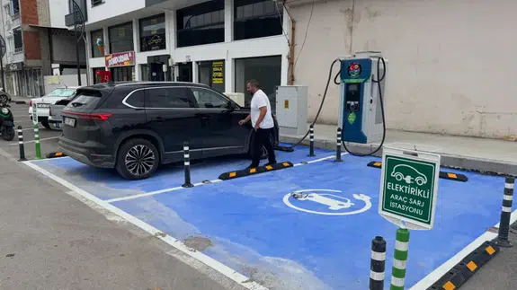 Taşova’ya Elektrikli Araç Şarj İstasyonu!