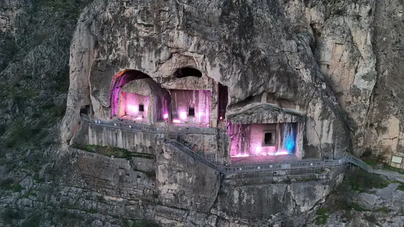 Amasya’nın Kayalara Kazınan 2 Bin Yıllık Sırrı!