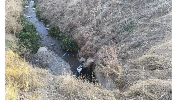 Merzifon’da Korkutan Kaza: Motosiklet Dereye Uçtu!
