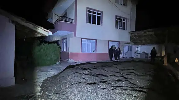 Merzifon’da 3 Katlı Ev Alevlere Teslim Oldu!