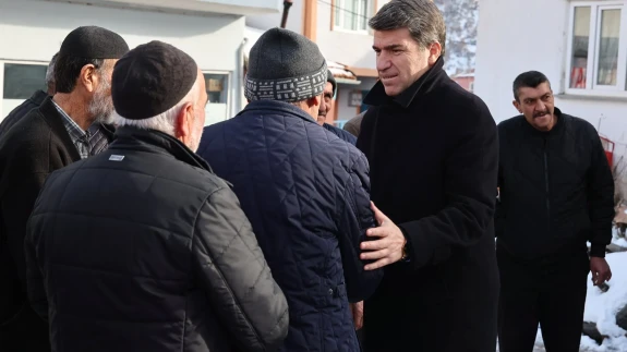 Vali Bakan Köy Halkını Dinledi